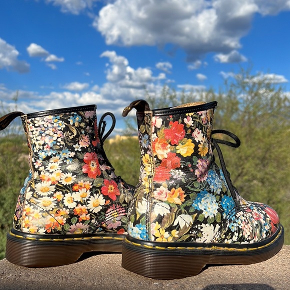 🏴 Dr. Martens MIE Sienna Miller Floral Boots UK 4 - Picture 6 of 17